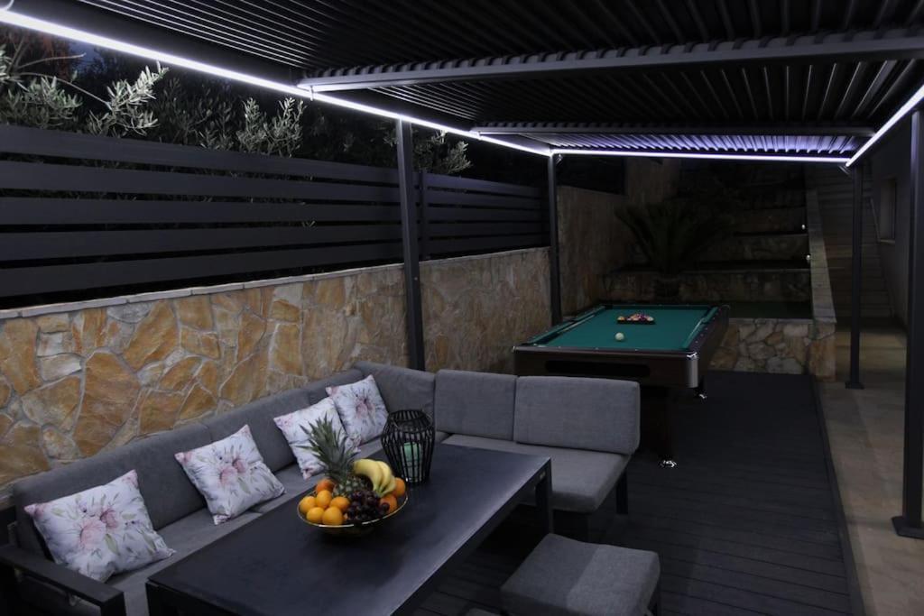 Luxury Villa Lana Apt, Seaview Terrace, Large Outdoor Space, Bbq Trogir Exteriér fotografie