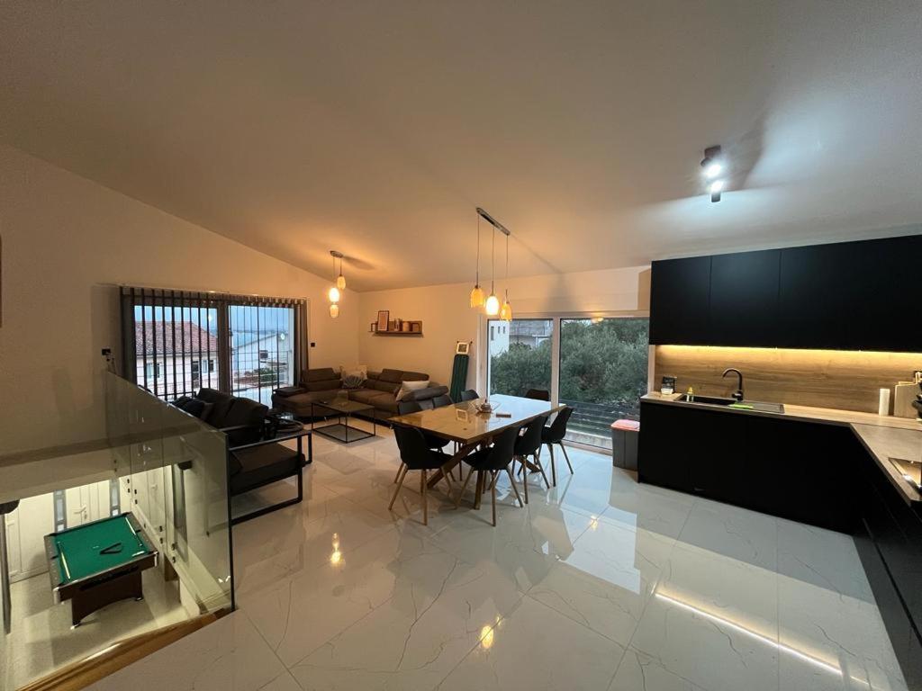 Luxury Villa Lana Apt, Seaview Terrace, Large Outdoor Space, Bbq Trogir Exteriér fotografie